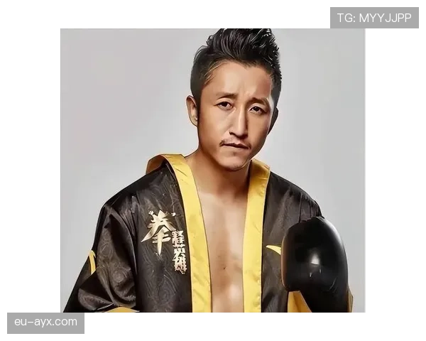 邹市明家的冰箱里塞满了蛋白粉，邻居以为他开了健身房